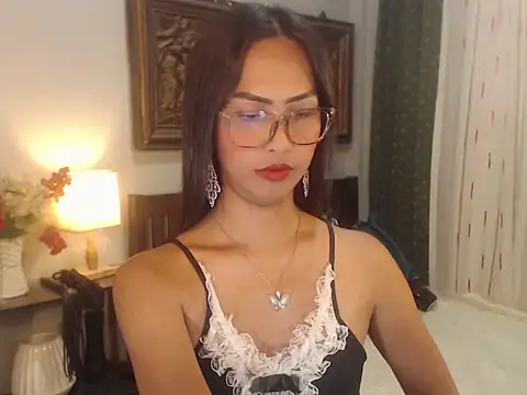 Snapshot of Nathalieheartt chatting on July 2026 02:12:02 PM Nathalieheartt online show from July 2026 02:12:02 PM