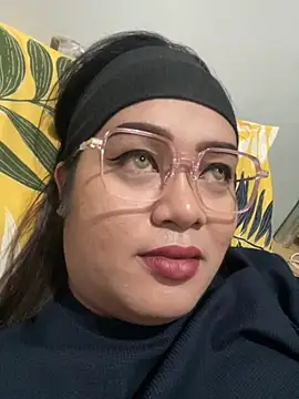 Snapshot of YourSweet-mich chatting on September 2025 02:30:02 PM YourSweet-mich online show from September 2025 02:30:02 PM