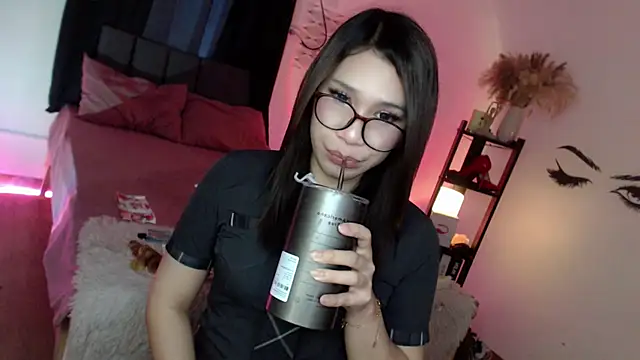 Snapshot of Veniceseduction chatting on September 2025 04:47:02 AM Veniceseduction online show from September 2025 04:47:02 AM