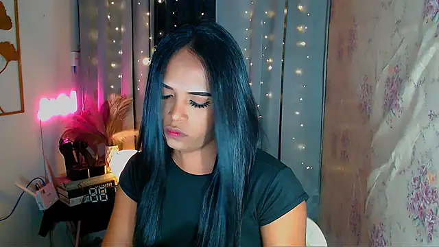 Lorainnelustts online show from February 2026 12:34:02 PM