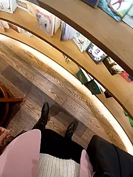 Snapshot of Ori-Lynk chatting on November 2025 03:50:02 AM Ori-Lynk online show from November 2025 03:50:02 AM