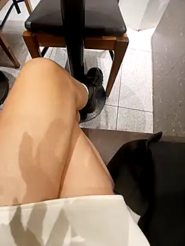 Snapshot of Ori-Lynk chatting on December 2025 04:51:02 AM Ori-Lynk online show from December 2025 04:51:02 AM