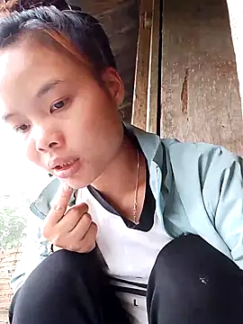 CloudyChu online show from October 2025 01:35:01 AM