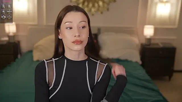 Selena Glow online show from March 2026 07:21:02 PM