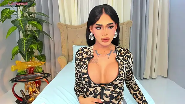 Snapshot of MochaliciousTransOnTop chatting on March 2026 04:51:02 PM MochaliciousTransOnTop online show from March 2026 04:51:02 PM