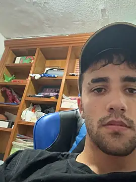 Snapshot of aavrdvh33 chatting on September 2025 08:58:02 PM aavrdvh33 online show from September 2025 08:58:02 PM