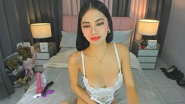 Snapshot of YlianaGivenchy chatting on May 2026 03:19:01 PM YlianaGivenchy online show from May 2026 03:19:01 PM