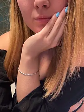 Velvetnoir21 online show from November 2025 11:05:01 PM