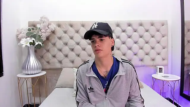 BenitoSaenz online show from November 2025 10:26:02 AM