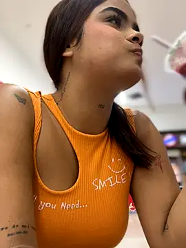 Kaily Sweet16 online show from October 2025 05:22:02 PM