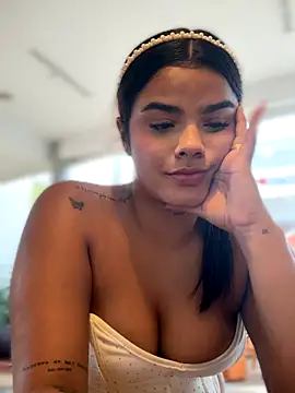 Kaily Sweet16 online show from December 2025 05:31:02 PM