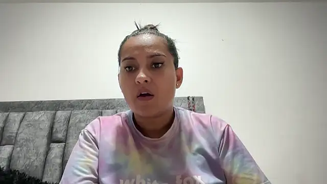 Snapshot of Sophia_copper chatting on October 2025 03:47:02 AM Sophia copper online show from October 2025 03:47:02 AM