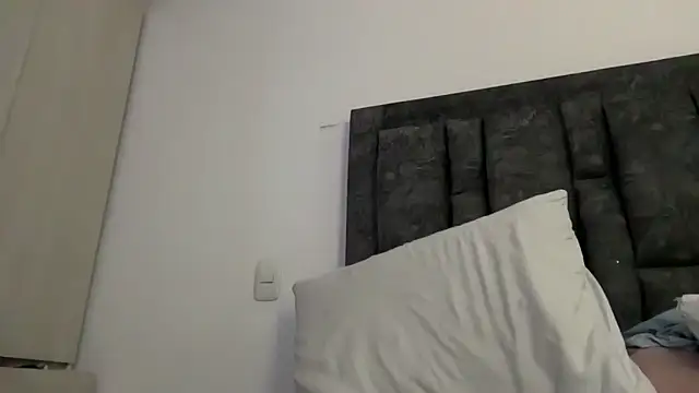 Snapshot of Sophia_copper chatting on October 2025 03:42:01 AM Sophia copper online show from October 2025 03:42:01 AM