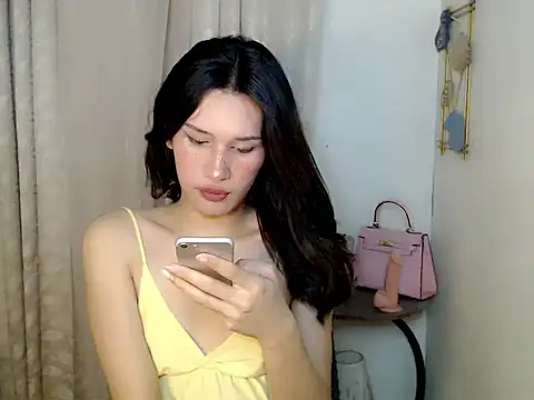 SerenaCortesi online show from April 2026 04:07:01 PM