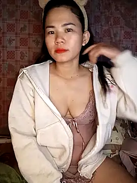 Snapshot of Ladygirl_x chatting on January 2026 06:43:02 PM Ladygirl x online show from January 2026 06:43:02 PM