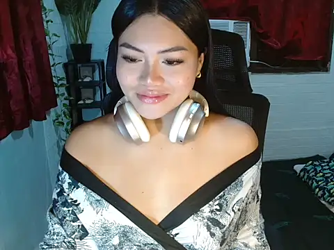 Snapshot of naughtyhothailey chatting on June 2026 11:10:01 PM naughtyhothailey online show from June 2026 11:10:01 PM