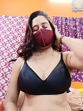 Hotpuja25 online show from July 2026 06:16:02 PM