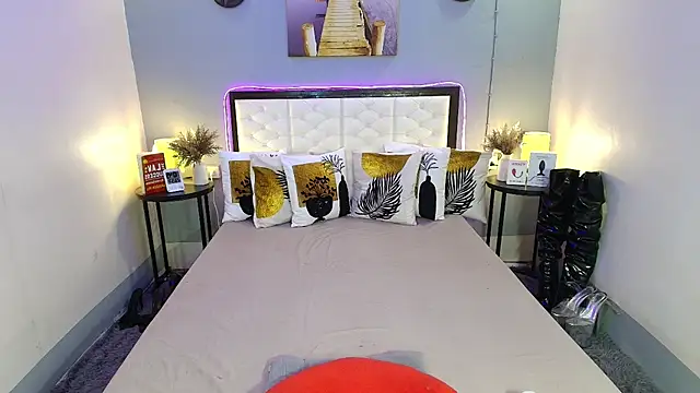 Snapshot of TatianaWil chatting on October 2025 05:24:02 PM TatianaWil online show from October 2025 05:24:02 PM