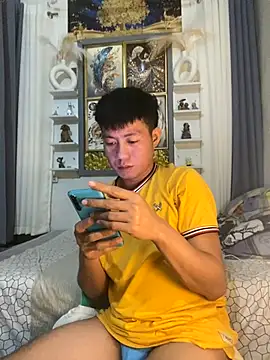 Snapshot of xshyboyx chatting on October 2025 03:40:01 PM xshyboyx online show from October 2025 03:40:01 PM