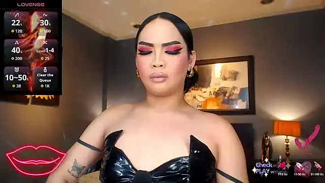 FridaHumphrey online show from April 2026 07:22:01 PM