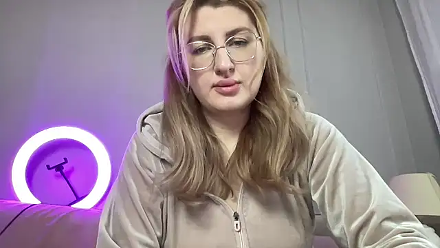 Snapshot of Kadayy1 chatting on October 2025 04:45:02 AM Kadayy1 online show from October 2025 04:45:02 AM