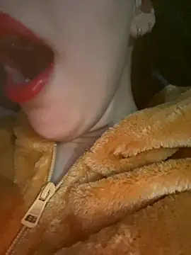 Mimisixo online show from November 2025 01:43:01 PM