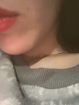 Snapshot of Mimisixo chatting on April 2026 11:24:02 PM Mimisixo online show from April 2026 11:24:02 PM