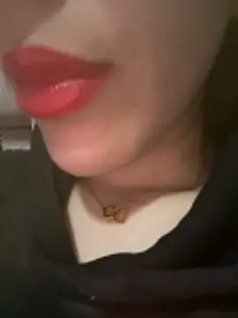 Snapshot of Mimisixo chatting on April 2026 11:24:02 PM Mimisixo online show from April 2026 11:24:02 PM