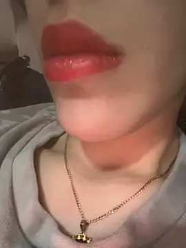 Snapshot of Mimisixo chatting on April 2026 10:31:02 PM Mimisixo online show from April 2026 10:31:02 PM