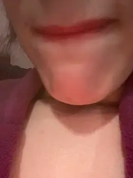 Snapshot of Mimisixo chatting on April 2026 10:36:01 PM Mimisixo online show from April 2026 10:36:01 PM