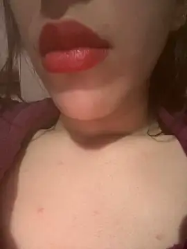 Snapshot of Mimisixo chatting on April 2026 06:23:02 PM Mimisixo online show from April 2026 06:23:02 PM