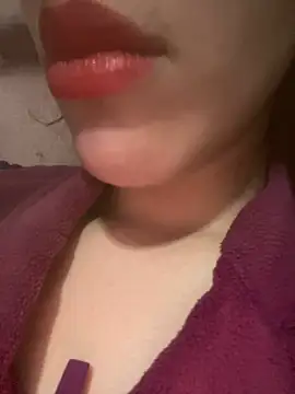 Snapshot of Mimisixo chatting on April 2026 06:57:01 PM Mimisixo online show from April 2026 06:57:01 PM