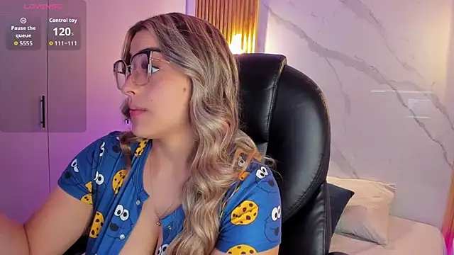 KYLIE JONES6 online show from December 2025 03:11:02 AM