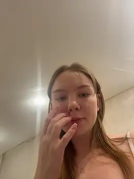 Snapshot of feral__berrys chatting on November 2025 02:50:02 PM feral berrys online show from November 2025 02:50:02 PM