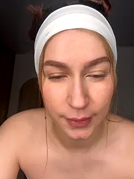 Snapshot of Agata_Holman chatting on November 2025 10:21:02 PM Agata Holman online show from November 2025 10:21:02 PM