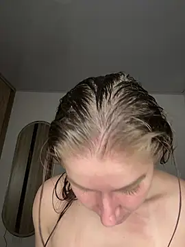 Snapshot of Agata_Holman chatting on February 2026 07:21:01 PM Agata Holman online show from February 2026 07:21:01 PM