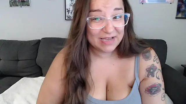 Snapshot of MoonBalloons chatting on September 2025 06:29:02 PM MoonBalloons online show from September 2025 06:29:02 PM