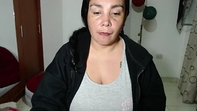 Vivian milf paint online show from September 2025 03:18:02 AM