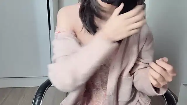 Snapshot of Ryeon_99 chatting on January 2026 03:08:02 AM Ryeon 99 online show from January 2026 03:08:02 AM