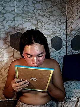 Snapshot of youryummybaby chatting on September 2025 07:32:02 AM youryummybaby online show from September 2025 07:32:02 AM