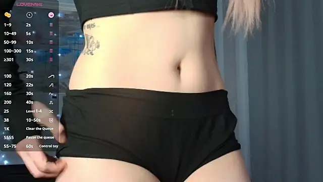 Snapshot of PieraMarch chatting on October 2025 06:52:01 PM PieraMarch online show from October 2025 06:52:01 PM