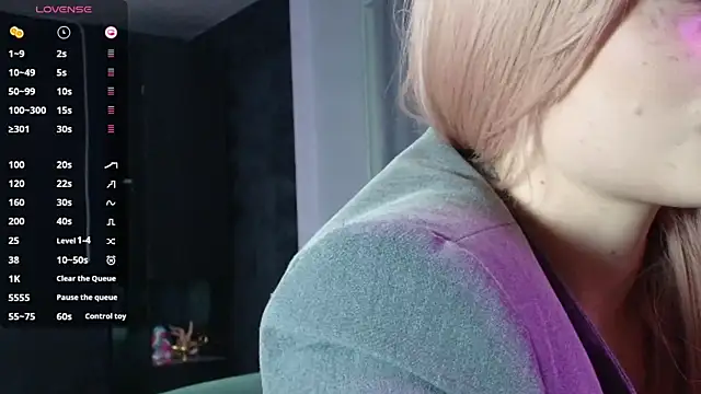 Snapshot of PieraMarch chatting on October 2025 07:14:02 PM PieraMarch online show from October 2025 07:14:02 PM