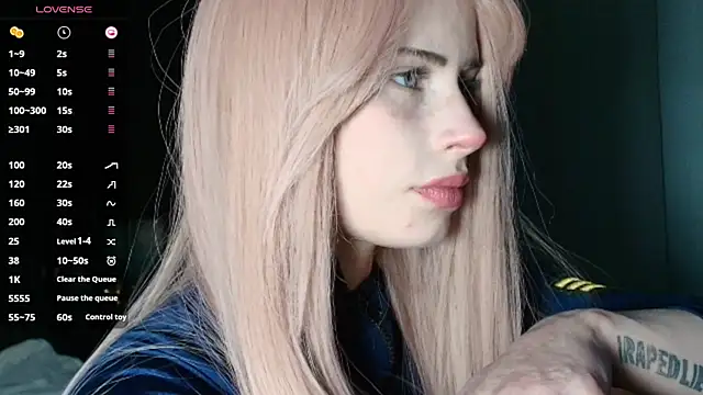 Snapshot of PieraMarch chatting on November 2025 07:15:01 PM PieraMarch online show from November 2025 07:15:01 PM