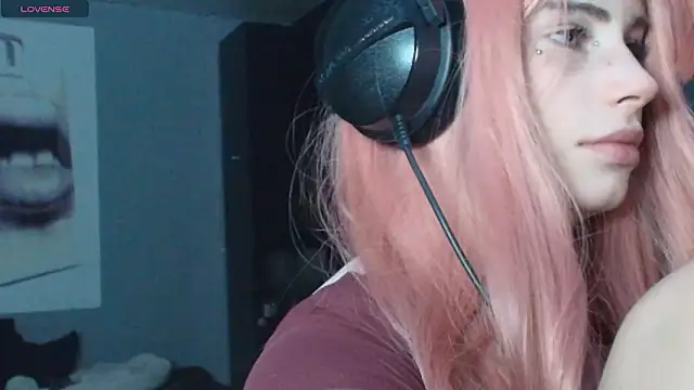 Snapshot of PieraMarch chatting on January 2026 07:39:01 PM PieraMarch online show from January 2026 07:39:01 PM