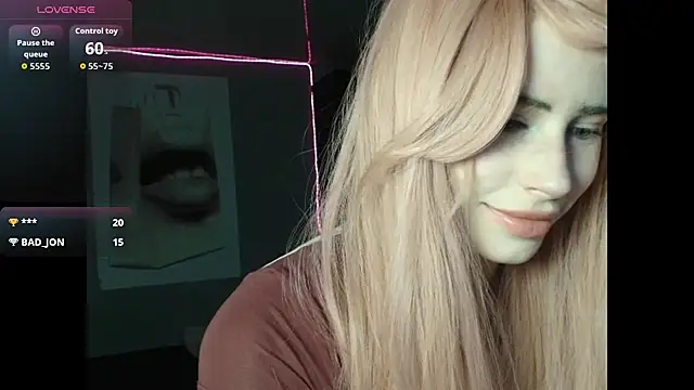 Snapshot of PieraMarch chatting on April 2026 09:34:03 PM PieraMarch online show from April 2026 09:34:03 PM