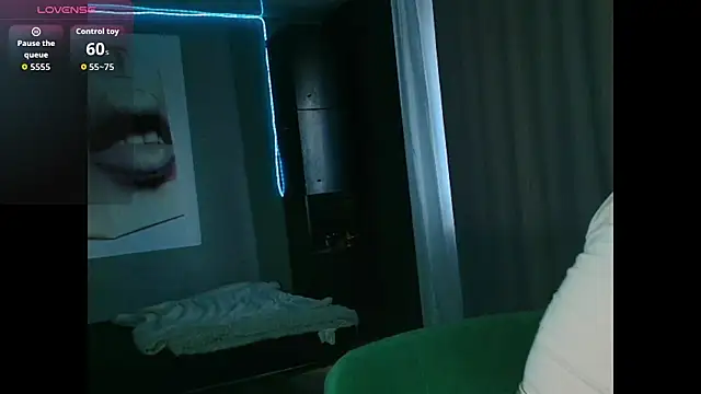 Snapshot of PieraMarch chatting on April 2026 05:37:02 AM PieraMarch online show from April 2026 05:37:02 AM