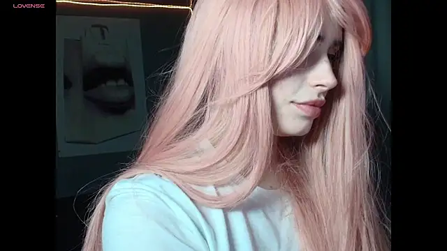 Snapshot of PieraMarch chatting on April 2026 09:10:02 PM PieraMarch online show from April 2026 09:10:02 PM