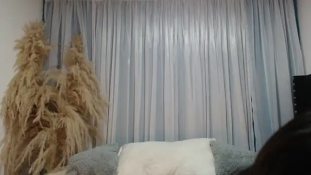 Snapshot of Alhana-miller chatting on November 2025 12:40:02 PM Alhana-miller online show from November 2025 12:40:02 PM