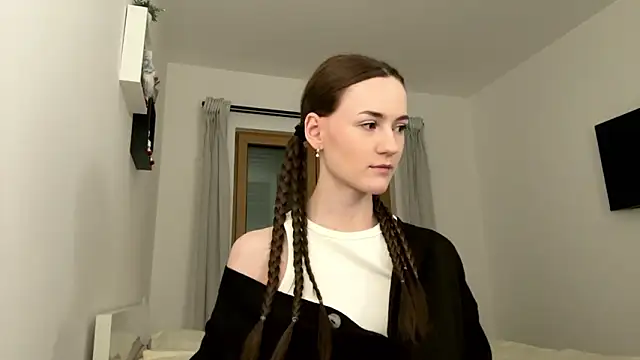 Snapshot of TenDouble chatting on March 2026 08:04:02 PM TenDouble online show from March 2026 08:04:02 PM