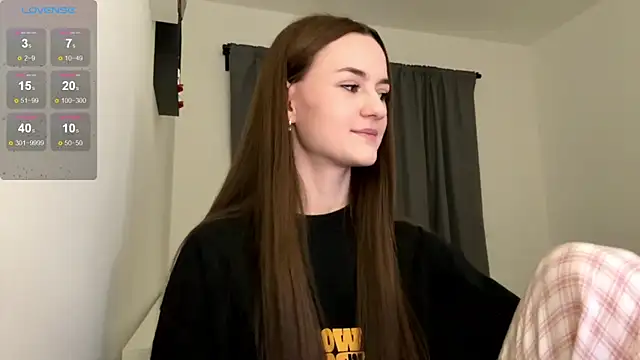 Snapshot of TenDouble chatting on March 2026 10:25:02 PM TenDouble online show from March 2026 10:25:02 PM